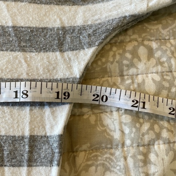 Always Me Grey & White High Low Striped Long Sleeve Top Small - Picture 6 of 7